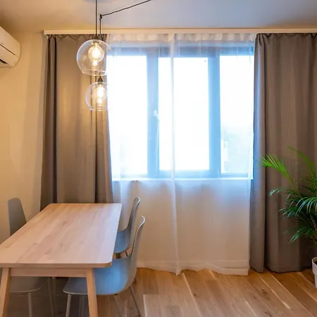 Apartment Design 1bdr Near Center *