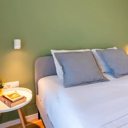 Design 1bdr Near Center Daire